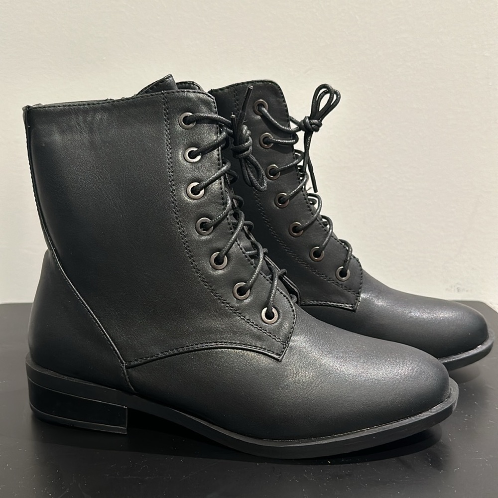NIB Weeboo Black Boots